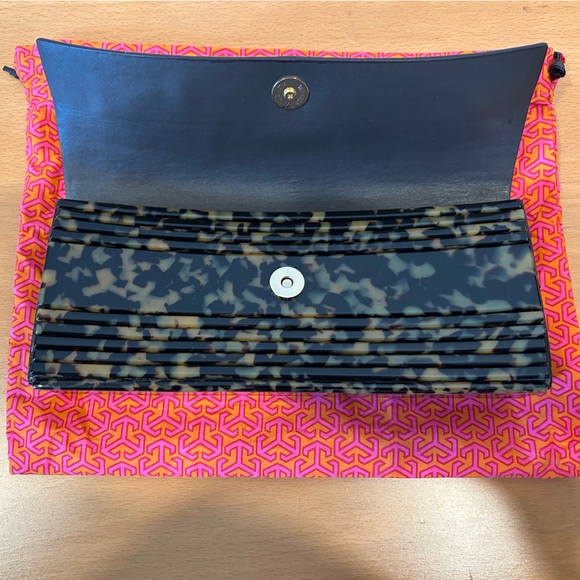 Tory Burch Lucite Clutch - Picture 4 of 8